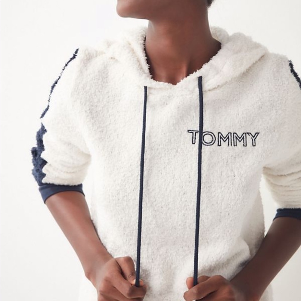 Tommy Hilfiger x UO Marshmallow Sweatshirt